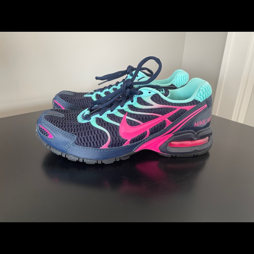 Women’s running shoes, size 7.5